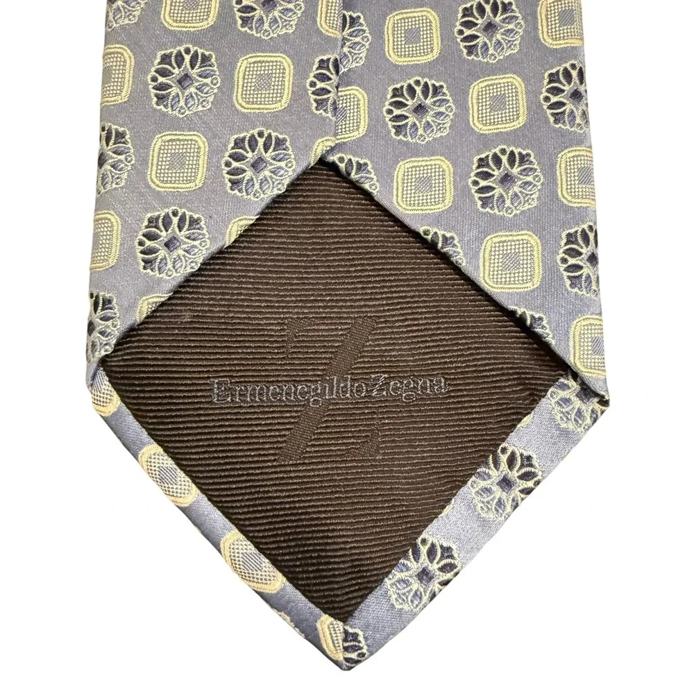 Ermenegildo Zegna 100% Silk Necktie Blue/White Geometric Pattern Made in Italy